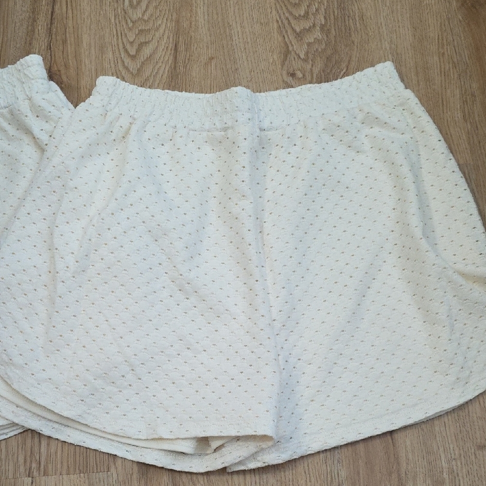 White Women's Shorts